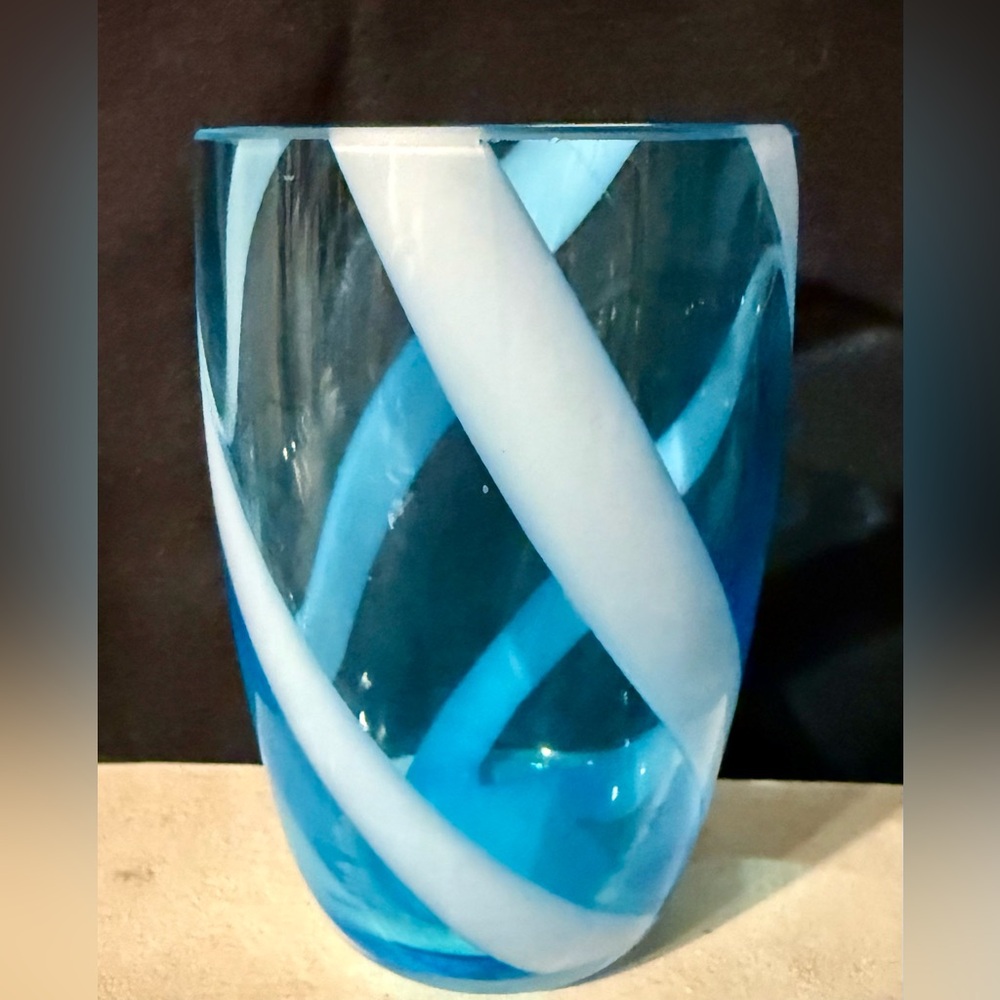 Murano Blue/white swirl art drinking glass. 4.5”